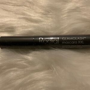 Rodial Glamolash XXL Mascara in Black